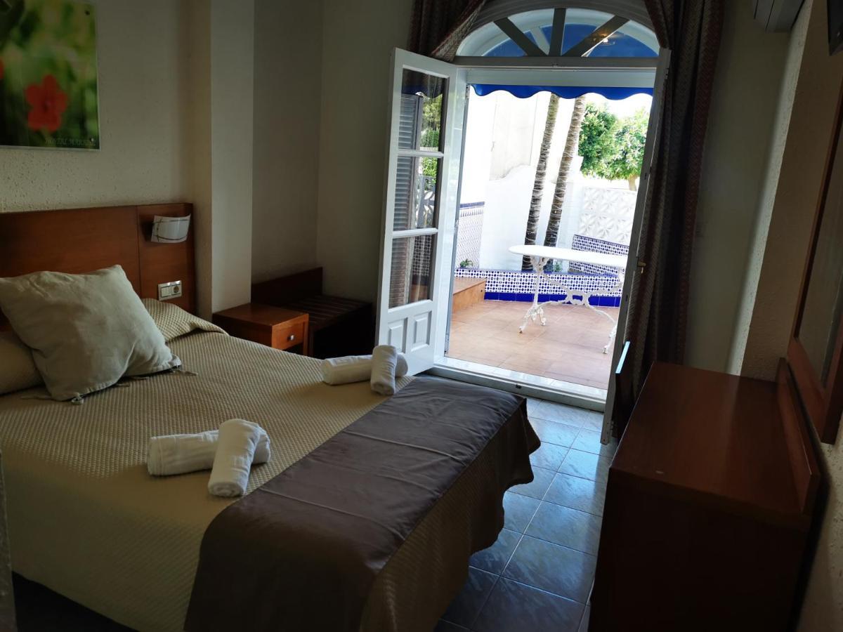 Hostal Marazul 内尔哈 外观 照片